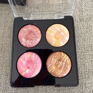 MARS Glow O Clock 4 Color Blusher & Highlighter Face Kit.